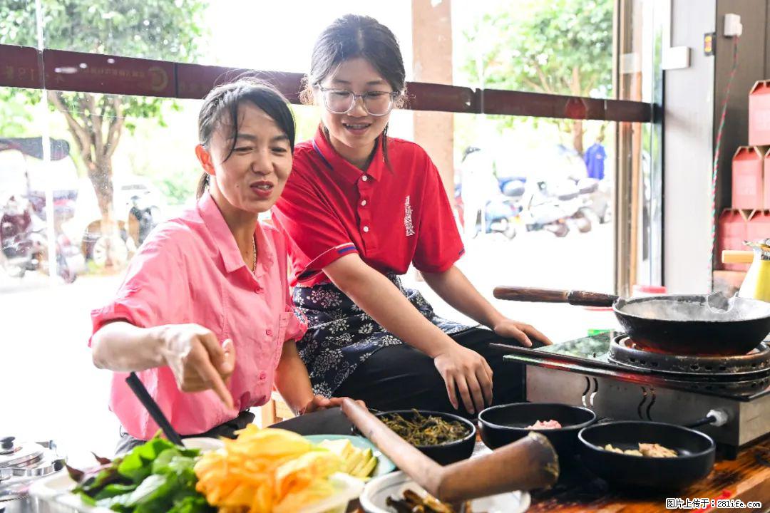 全网追的“扁担女孩”，找了一份暑假工，时薪12元 - 大连生活资讯 - 大连28生活网 dl.28life.net